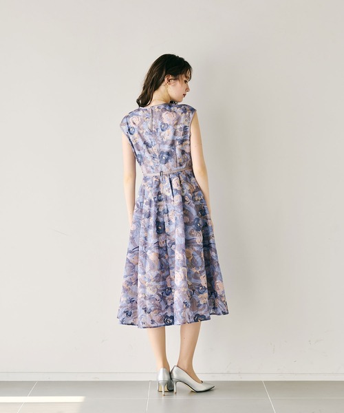 ワンピース アールヌーボー調刺繍ワンピースの画像