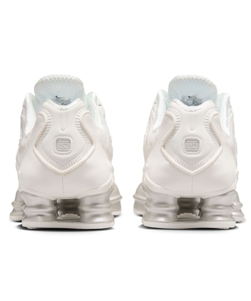 NIKE（ナイキ） スニーカー 「NIKE meets emmi」SHOX TL レディース
