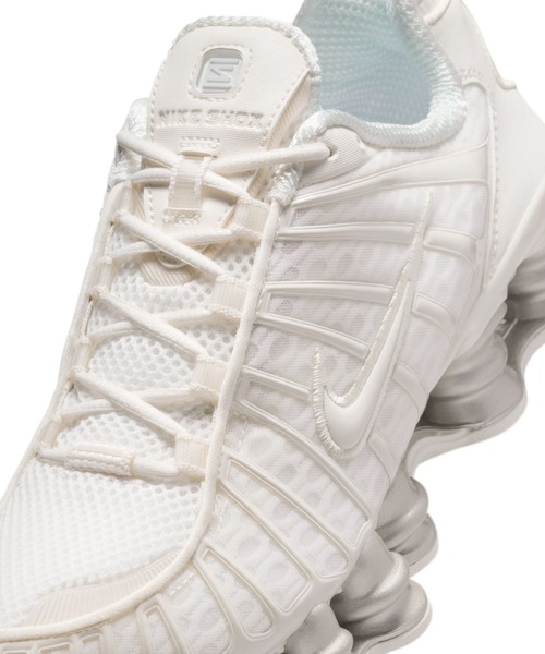 NIKE（ナイキ） スニーカー 「NIKE meets emmi」SHOX TL レディース