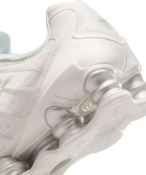 NIKE（ナイキ） スニーカー 「NIKE meets emmi」SHOX TL レディース