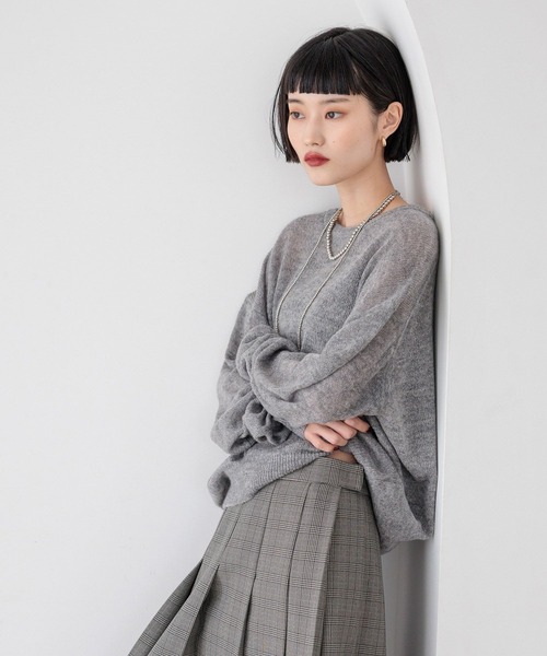 モヘア混紡 グレー フリル袖セーター NOMBRE IMPAIR（ノンブルアンペール）の「ﾓﾍｱ混片畦ﾊｲﾈｯｸﾌﾟﾙｵｰﾊﾞｰ