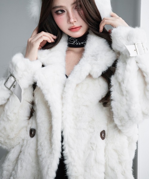 未使用　美品　MATERIA フォックスファー付き　ホワイトロングコート フォックスファーキルティングフレアコート