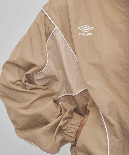 【umbro×Whim Gazette】 スタンドカラーブルゾン ライトベージ ウィムガゼット Whim Gazette 【umbro×Whim Gazette】 スタンドカラー