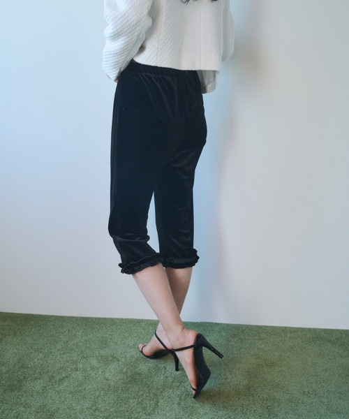 フェケテ ベロアフリルカプリパンツ FEKETE（フェケテ） パンツ velour frill capri pants / ベロアフリル