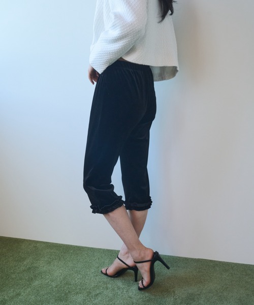 FEKETE（フェケテ） パンツ velour frill capri pants / ベロアフリル