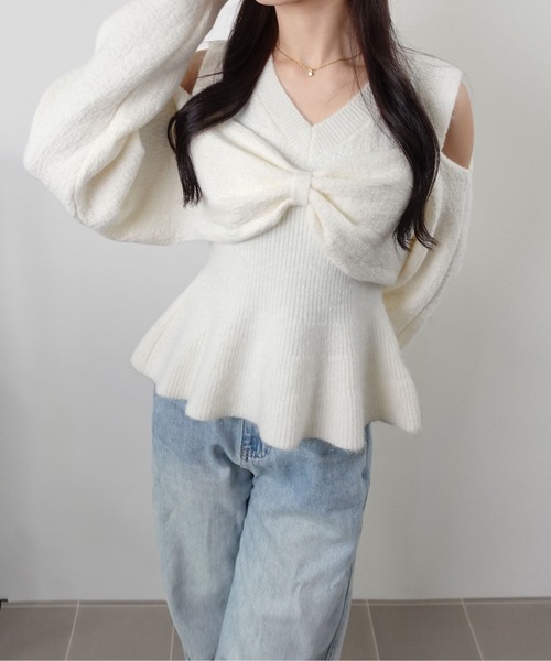 unnu（ユヌ） ニット セーター フロントリボン オフショルペプラム