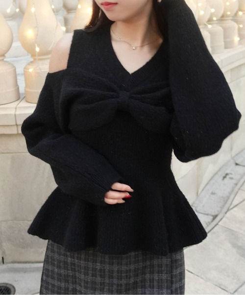 unnu（ユヌ） ニット セーター フロントリボン オフショルペプラム