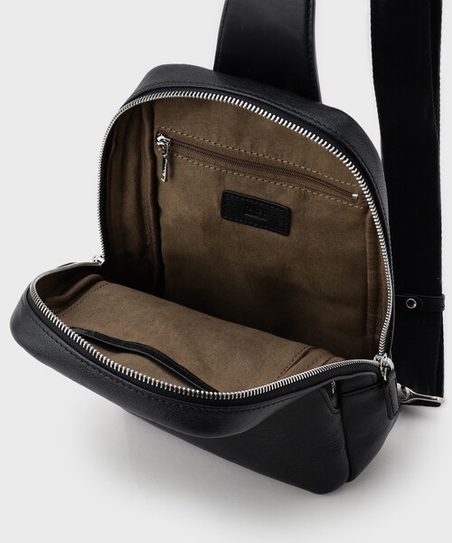 ①COACH ブラック ボディバッグ②TAKEO KIKUCHI ウエストポーチ TAKEO KIKUCHI（タケオキクチ） ウエストポーチ 「撥水」ライト