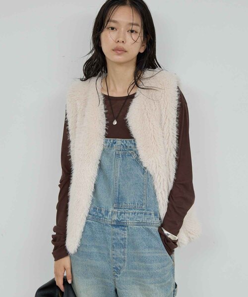 美品 ガリャルダガランテ✴︎フェイクカシミヤベスト ファーベスト アイボリー ガリャルダガランテ GALLARDAGALANTE フェイクカシミヤベスト