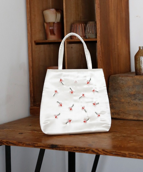 ACCOMMODE（アコモデ） ハンドバッグ サテンフラワーミニバッグ