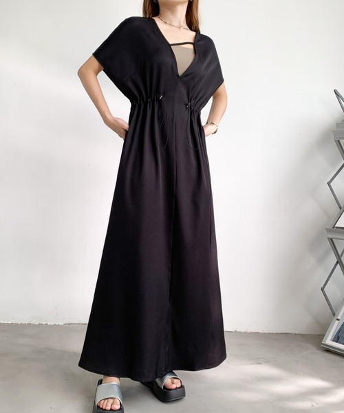 emmi ドロストノースリーブワンピース 