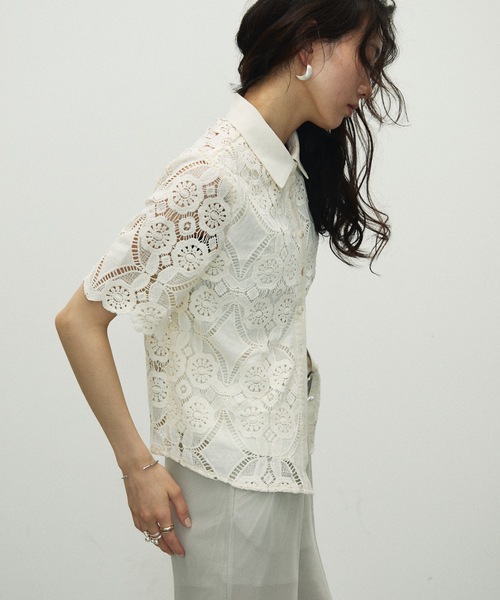 アイボリー レース付き半袖トップス tシャツ Embroidered lace short-sleeved shirt / 刺繍レース