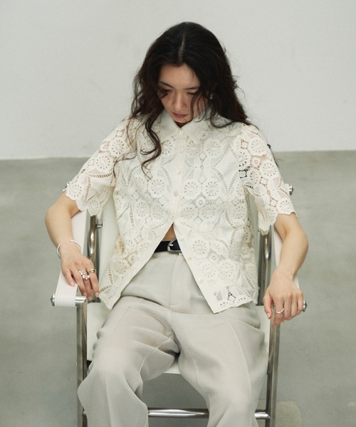 tシャツ Embroidered lace short-sleeved shirt / 刺繍レース