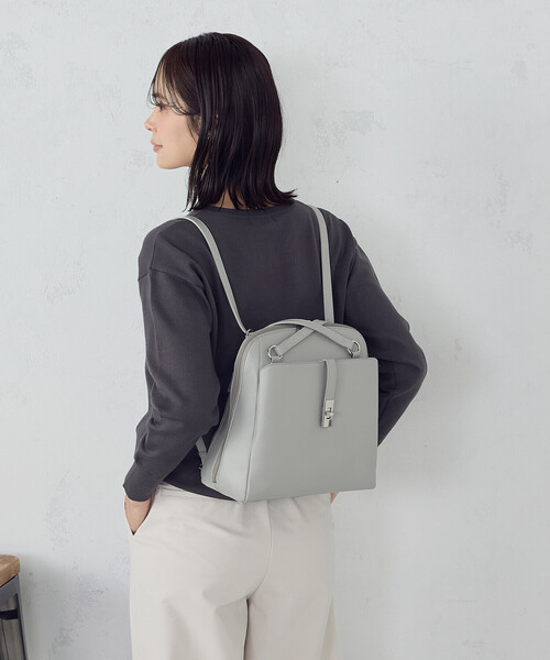MONO COMME CA（モノコムサ） デイバック リュック ひねり金具 2WAY