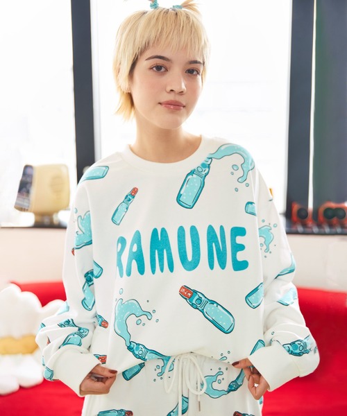 新品 プニュズ ラムネ スウェット PUNYUS スエット 総柄 トレーナー 新品 プニュズ ラムネ スウェット PUNYUS スエット 総柄 トレーナー