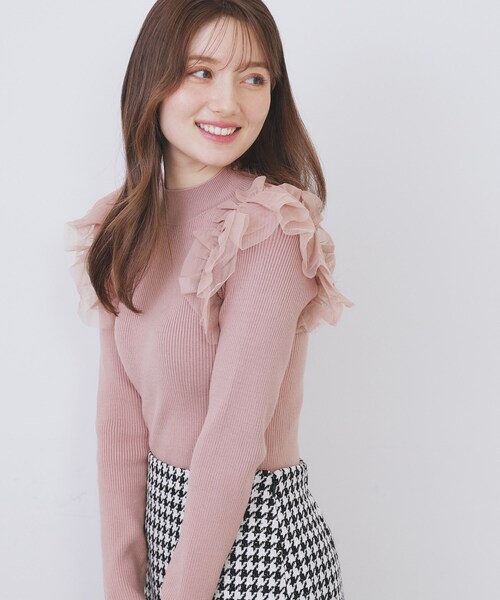 【美品】yori タックショルダーニット セーター アイボリー 美品】yori タックショルダーニット セーター アイボリー 美品✨yori