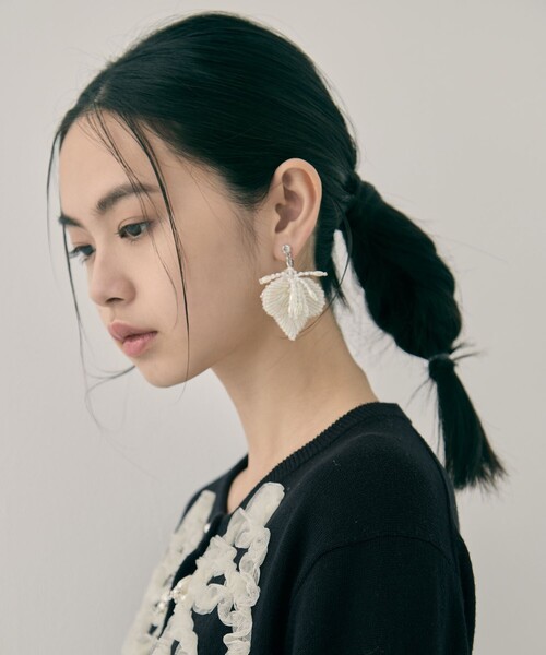 ピアス 「tanakadaisuke/タナカダイスケ」white clover beads earrings/ホワイトクローバービーズイヤリングの画像