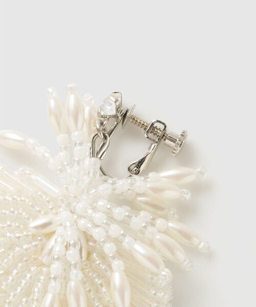 ピアス 「tanakadaisuke/タナカダイスケ」white clover beads earrings/ホワイトクローバービーズイヤリングの画像