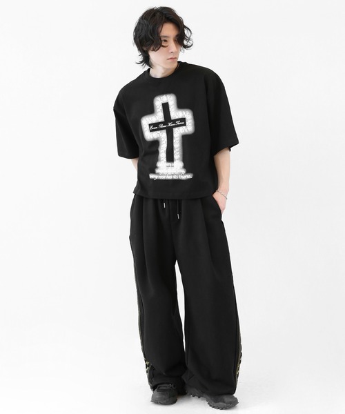 minsobi（ミンソビ） tシャツ ローズクロス プリント ワイドクロップド