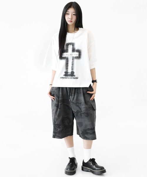 minsobi（ミンソビ） tシャツ ローズクロス プリント ワイドクロップド