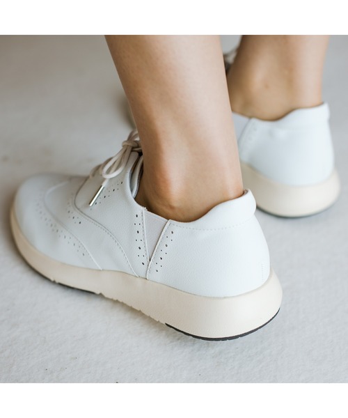 AcureZ（アキュアーズ） スニーカー トラッドテイスト「母趾にやさしい