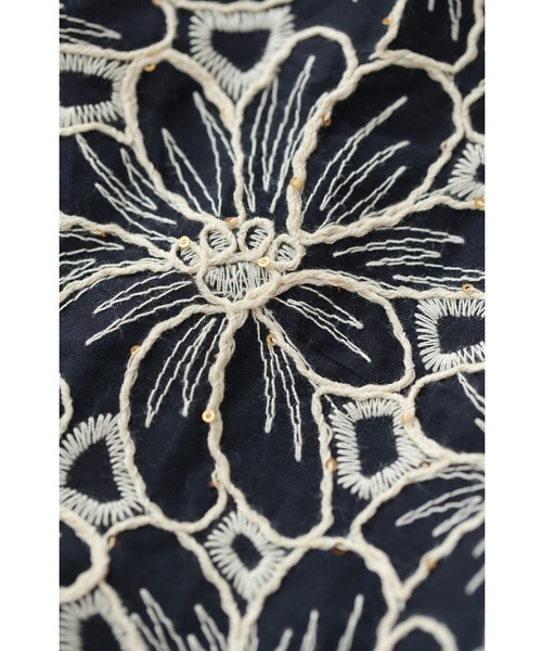 （濃紺）細やかなスパンコールが輝く花刺繍プルオーバートップス レディース 濃紺）細やかなスパンコールが輝く花刺繍プルオーバートップス