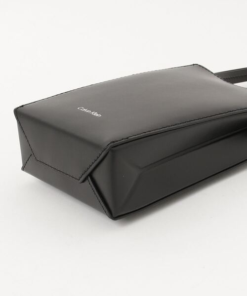 Calvin Klein ショルダーバッグ バッグ ラインミニ クロスボディ