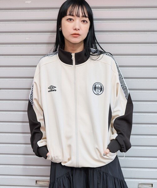 未使用　アンブロ×フリークスストア別注トラックジャケット　オフホワイト　S 未使用 アンブロ×フリークスストア別注トラックジャケット オフ