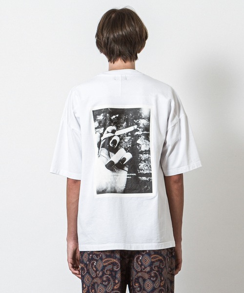 爆買い得価 tシャツ Tシャツ ドロップショルダープリントTシャツ(Unless) ZOZOTOWN PayPayモール店 - 通販 - PayPayモール 再入荷低価