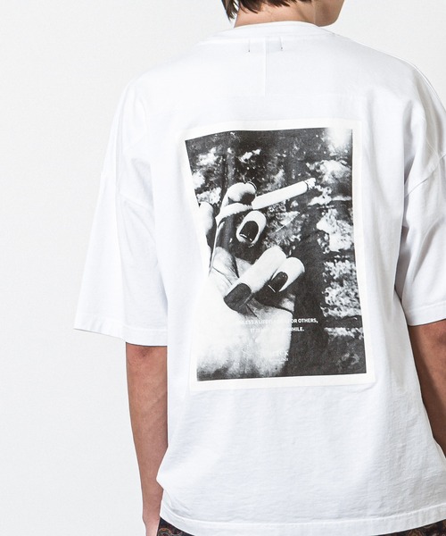爆買い得価 tシャツ Tシャツ ドロップショルダープリントTシャツ(Unless) ZOZOTOWN PayPayモール店 - 通販 - PayPayモール 再入荷低価