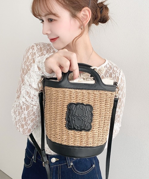 moment+ かごバッグ カゴバッグ レザーエンブレムバケットショルダー