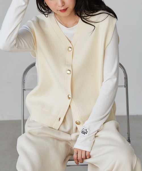 ぽんぽこkazumi着用AEWENMATOPH C/LラチネVネックベスト ぽんぽこ様専用kazumi着用AEWENMATOPH C/LラチネVネックベスト