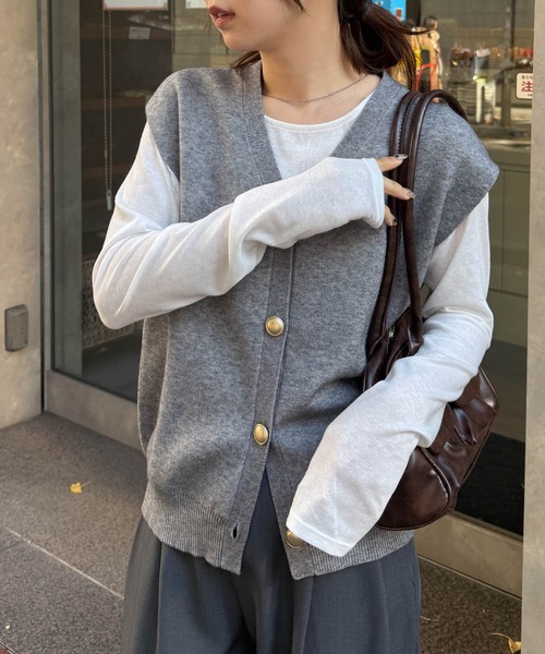 RANAN（ラナン） ベスト ジレ ゴールド調ボタンVネックベスト