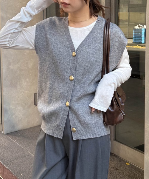 RANAN（ラナン） ベスト ジレ ゴールド調ボタンVネックベスト