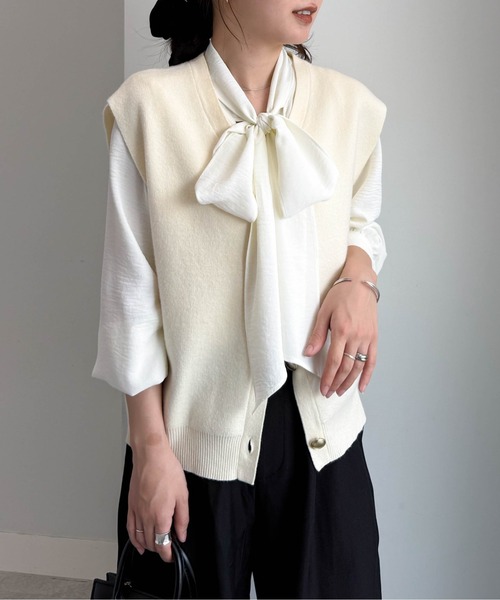 RANAN（ラナン） ベスト ジレ ゴールド調ボタンVネックベスト