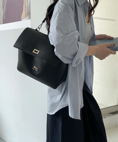 FINEnough ショルダーバッグ バッグ 十字金具フラップハンドル FINEnough ショルダーバッグ バッグ 十字金具フラップハンドル