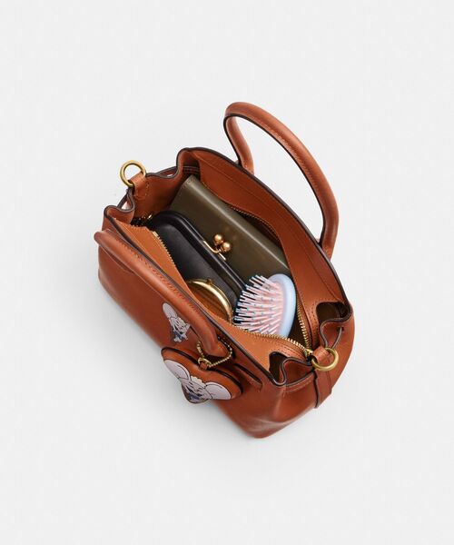 ショルダーバッグ バッグ 「COACH | BRAIN DEAD」エンパイア キャリーオール バッグ 21・カチ マウス アンド チャーム レディースの画像