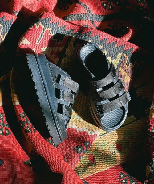 「UGG」 フラットサンダル 24cm ブラック レディース