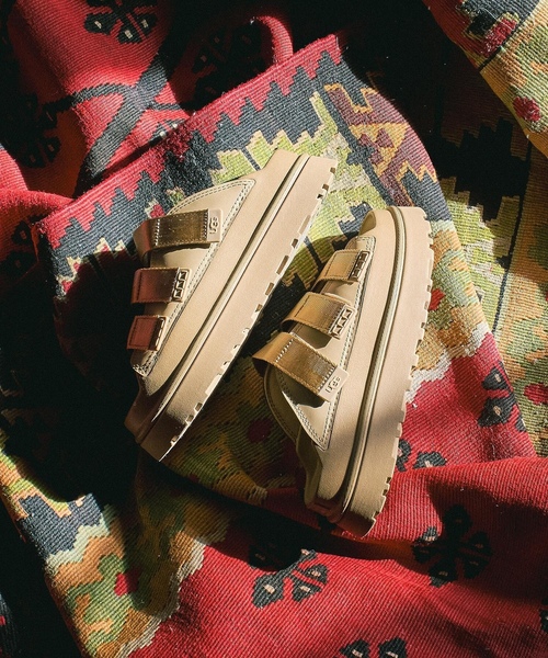 「UGG」 フラットサンダル 24cm ブラック レディース