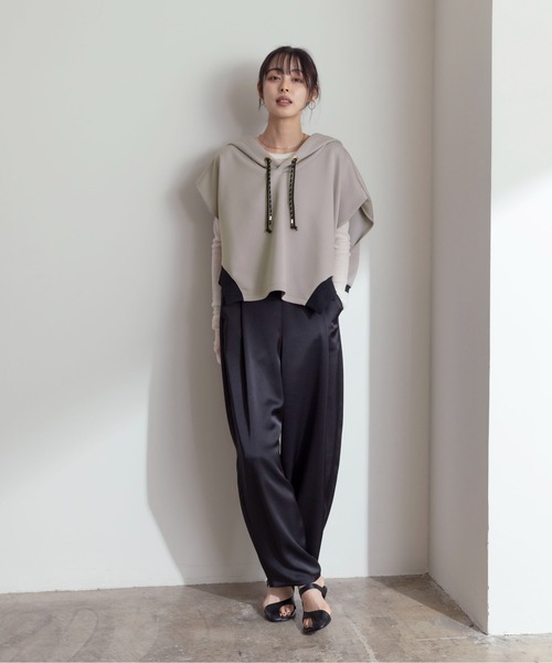 新品未使用　エイミーロウ　デザインフーディトップス　グレージュ　トップス　洗濯可 Eimee Law（エイミーロウ） tシャツ デザインフーディ トップス