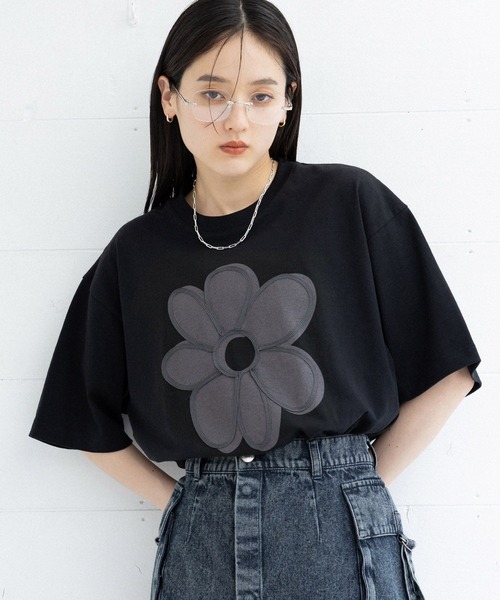 フラワーモチーフTシャツ フラワーモチーフバックプリントTシャツ