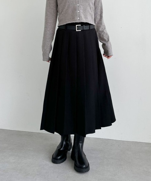 sacai ベルト プリーツ スカート ブラック 個性的 コレクション　ショー sacai ベルト プリーツ スカート ブラック 個性的 コレクション ショー