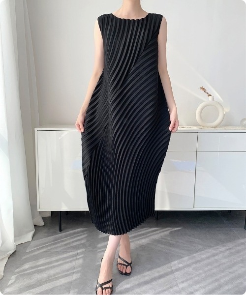CITYSHOP プリーツ加工 ノースリーブ ロングワンピース　メキシコ製 I.O.E ワンピース 夏 「韓国トレンド」立体プリーツ ノースリーブ