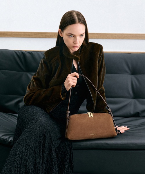 CHARLES & KEITH スエード　ハンドバッグ　ショルダーバッグ CHARLES ＆ KEITH（チャールズ&キース） ショルダーバッグ バッグ Khai