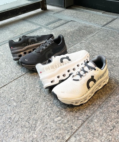 「On」 ローカットスニーカー 25.5cm ブラック メンズ_画像4