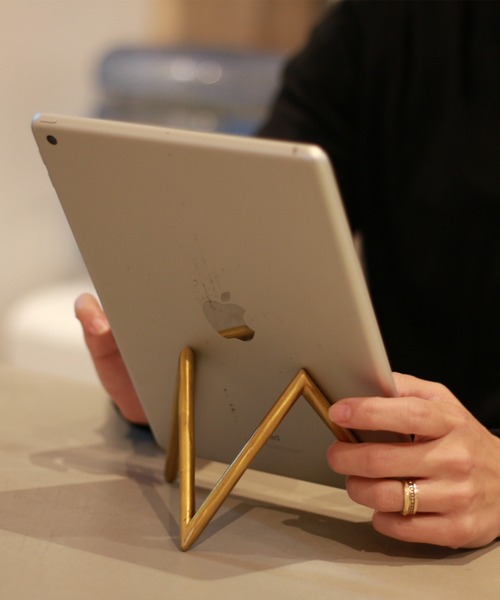 GROVEMADE iPadスタンド Wood iPad Stand & Tablet Holder | Grovemade®