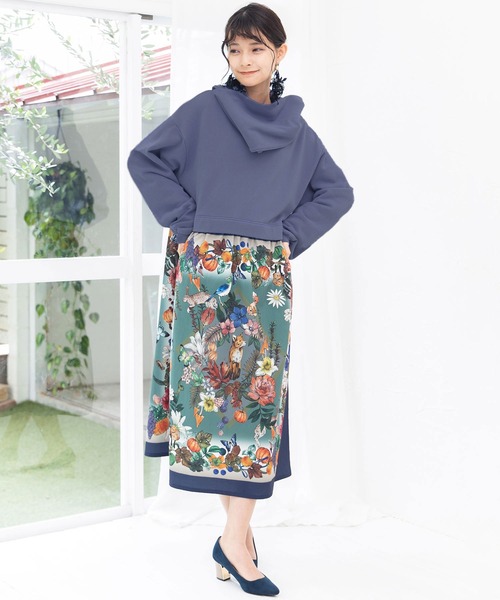 iS ScoLar ワンピース 543249：秋のモチーフスカーフ柄 スウェット  