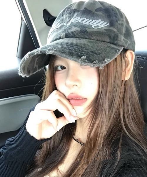 SHEENA キャップ 帽子 迷彩柄刺しゅうロゴダメージキャップ