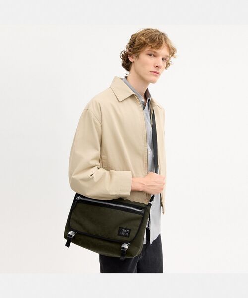 COACH（コーチ） ショルダーバッグ メッセンジャー・シグネチャー