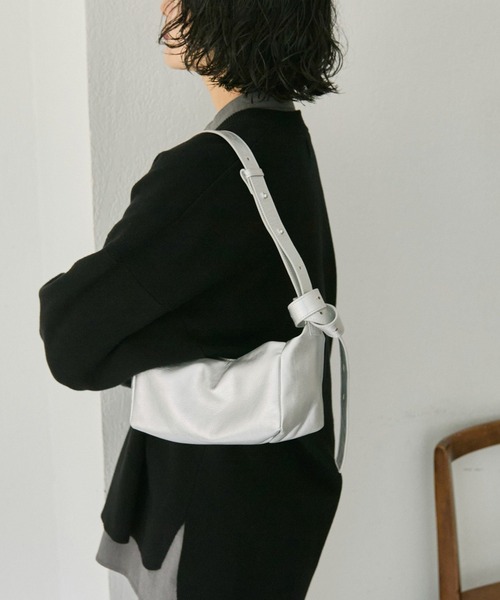 ear PAPILLONNER（イア パピヨネ） ショルダーバッグ バッグ 「本革